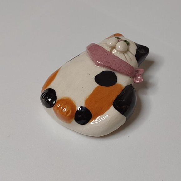Cute Ceramic Orange, White, And Black Cat Brooch - Picture 5 of 8